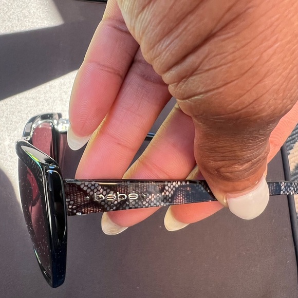 BEBE SUNGLASSES - Picture 2 of 5